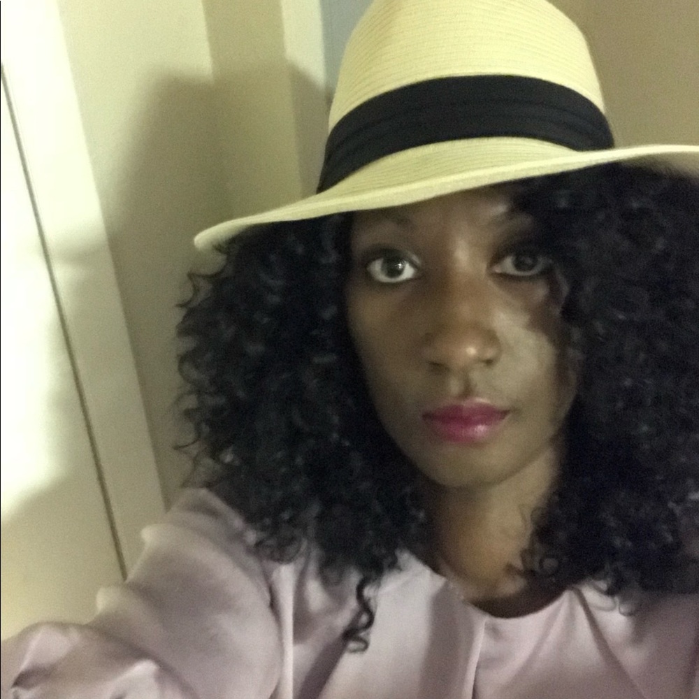 Meet your Posher, Evangeline